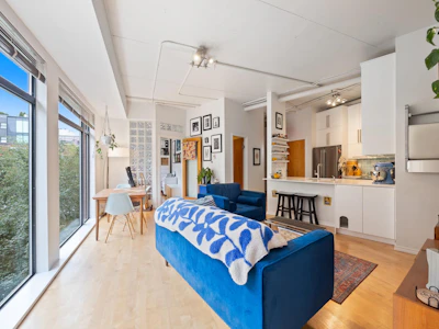 301-28 Powell Street - 3