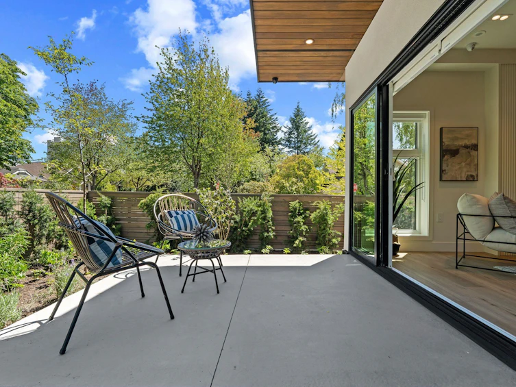 5489 Larch Street, Vancouver, BC, V6M 4C7 - 2