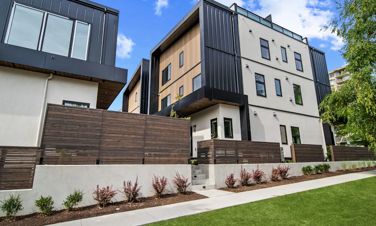 2535 W 39th Avenue
