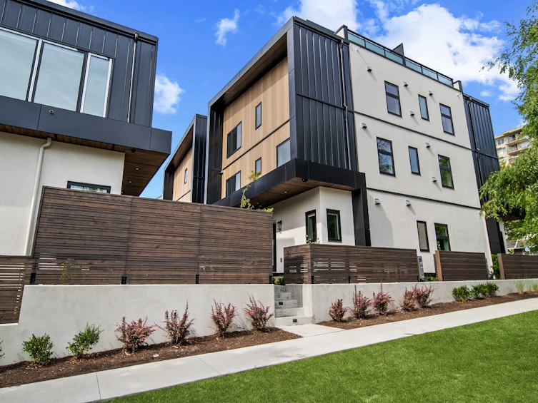 2535 W 39th Avenue, Vancouver, BC, V5P 2E6