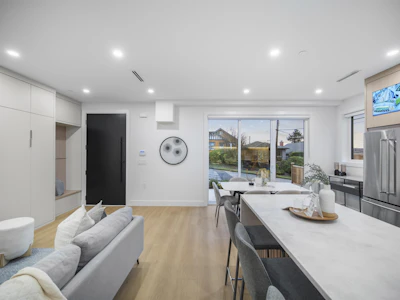 1-3623 Triumph Street - 5