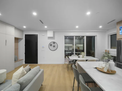1-3623 Triumph Street - 2