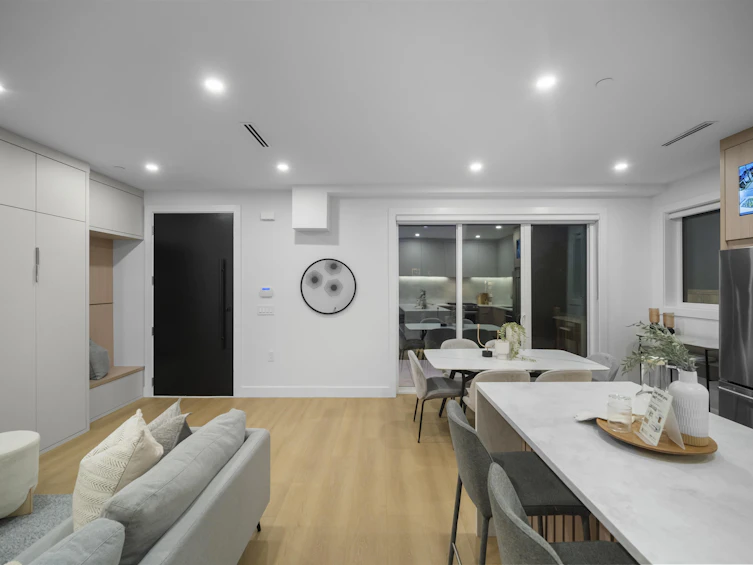 1-3623 Triumph Street, Vancouver, BC, V5K 1V4 - 2