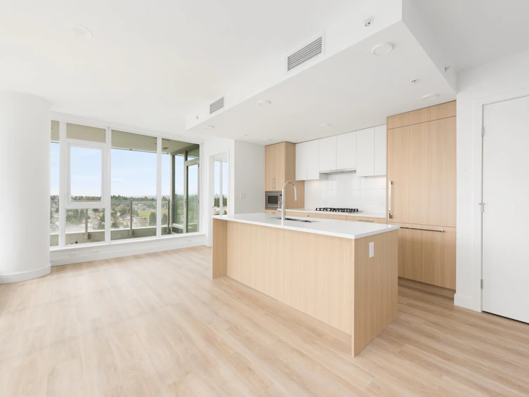 1802-9675 King George Boulevard, Surrey, BC, V3T 0T7