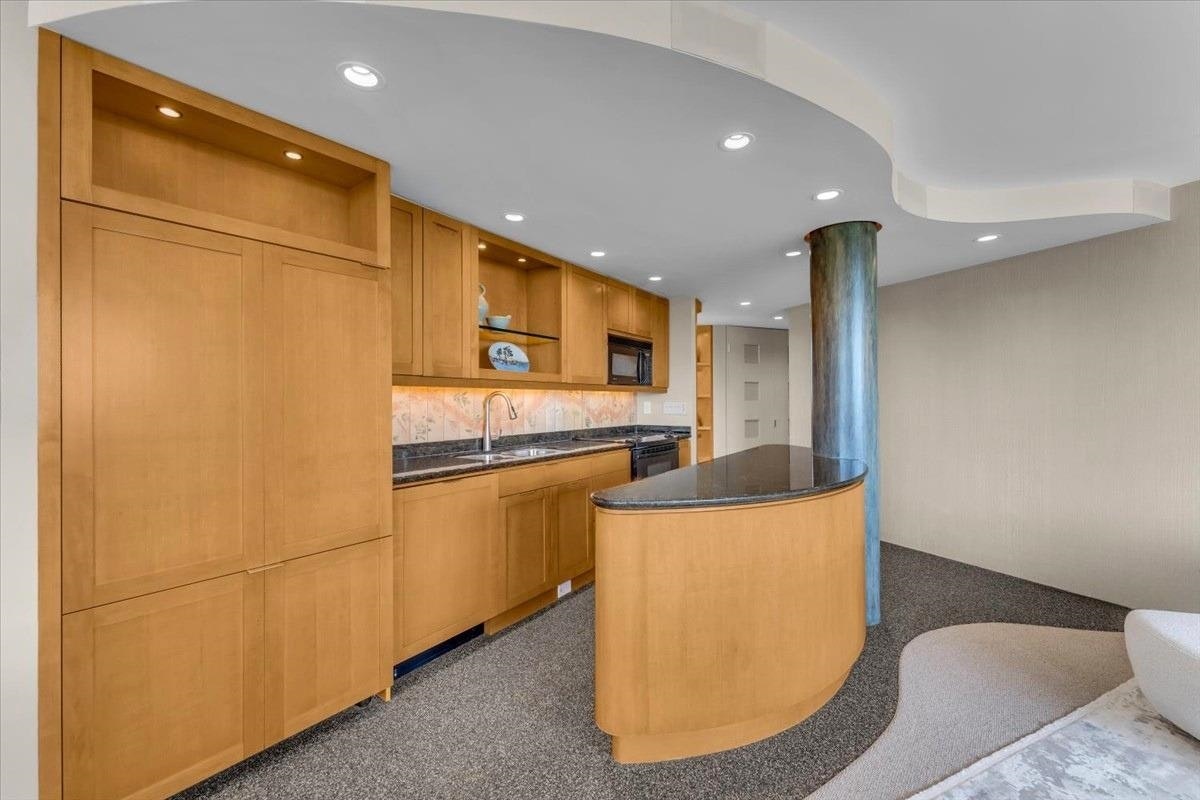1101-2077 Nelson Street, Vancouver, BC, V6G 2Y2 - 11