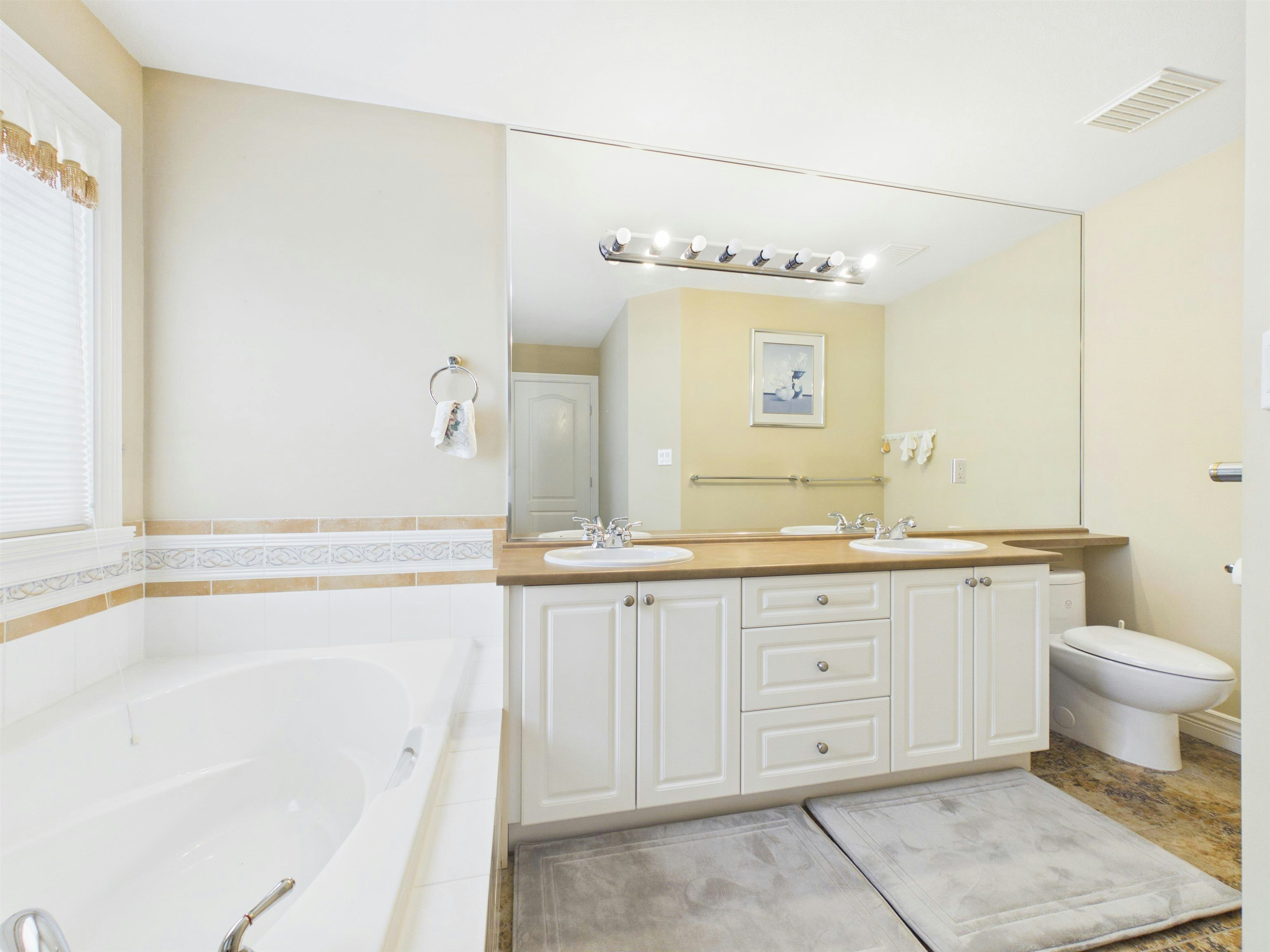 3010 Maplewood Court, Coquitlam, BC, V3E 3P3 - 15