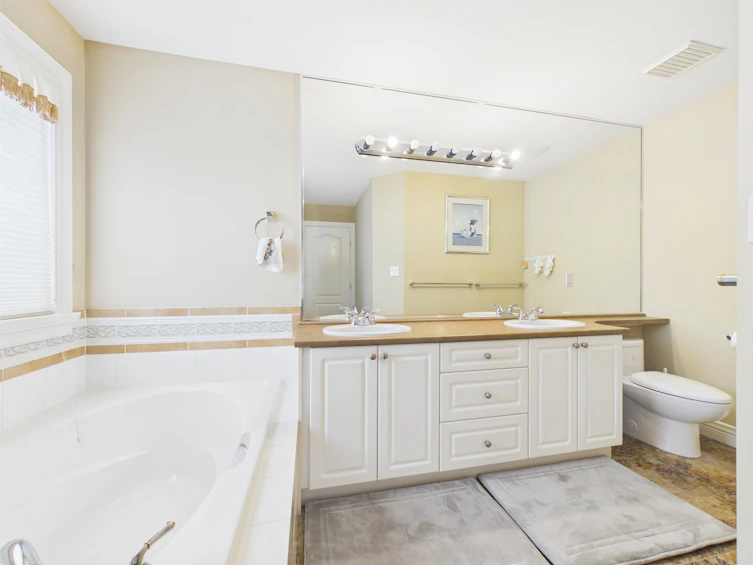 3010 Maplewood Court, Coquitlam, BC, V3E 3P3 - 15