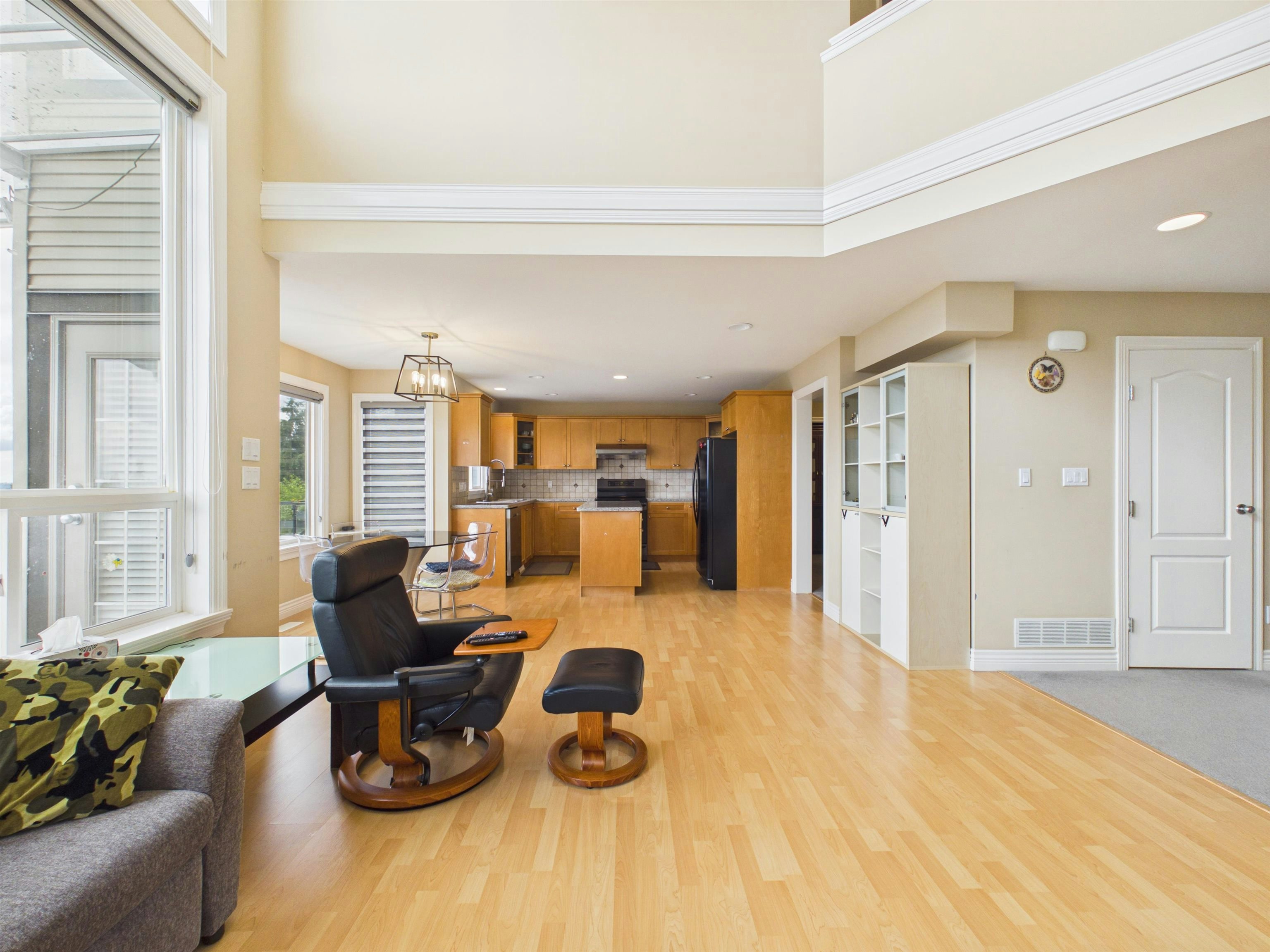 3010 Maplewood Court, Coquitlam, BC, V3E 3P3 - 12