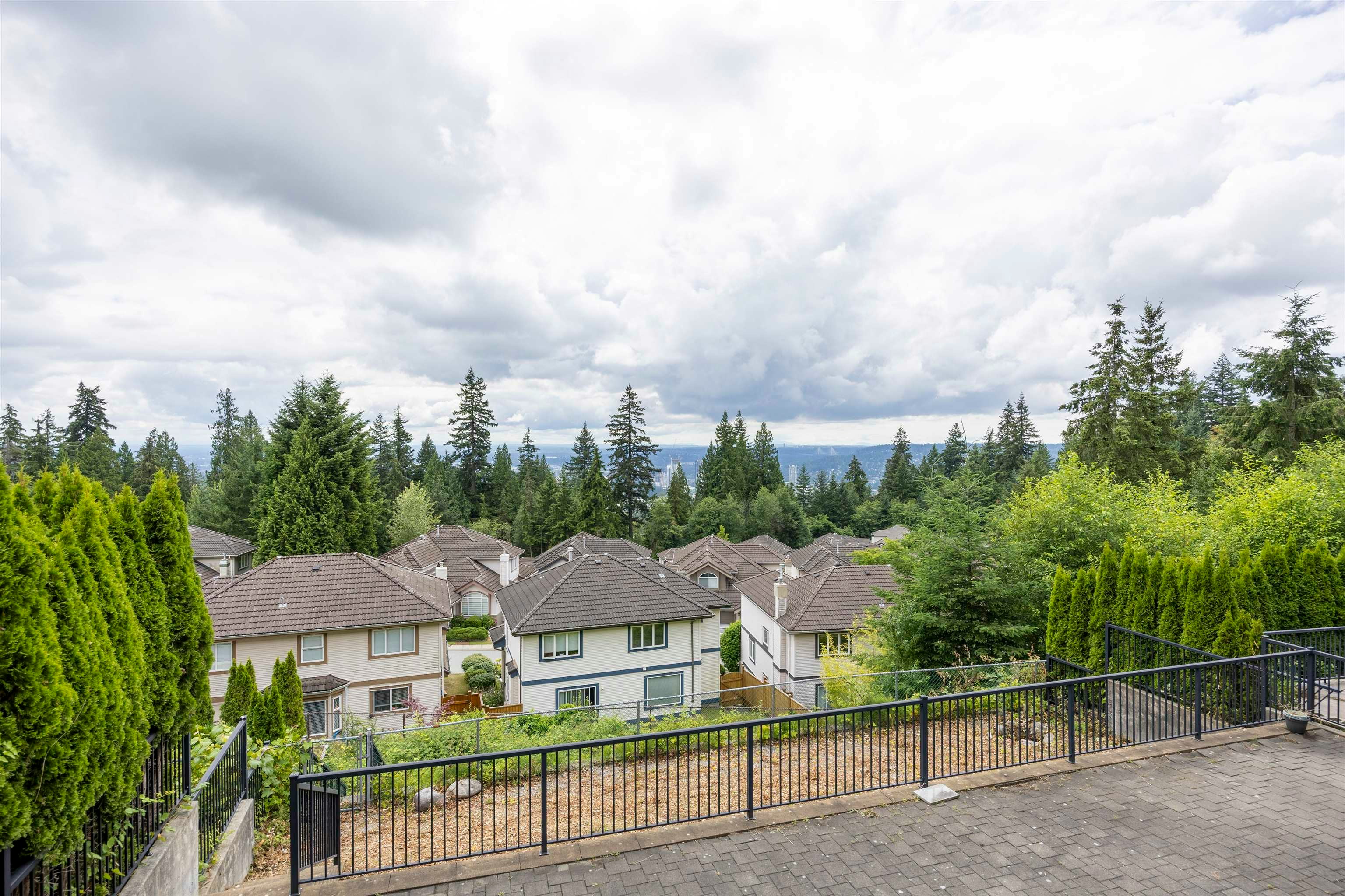 3010 Maplewood Court, Coquitlam, BC, V3E 3P3 - 32