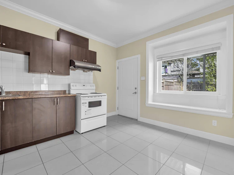 5871 Rumble Street, Burnaby, BC, V5J 2C3 - 23