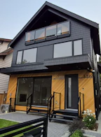 1 950 W 17th Avenue
