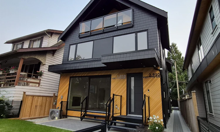 1-950 W 17th Avenue