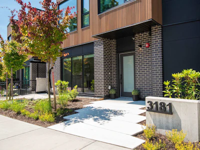 3181 Canfield Crescent - 5