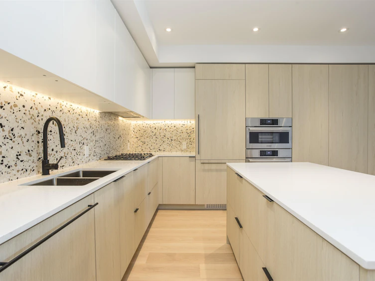PH517-2471 St. George Street, Vancouver, BC, V5T 1W9