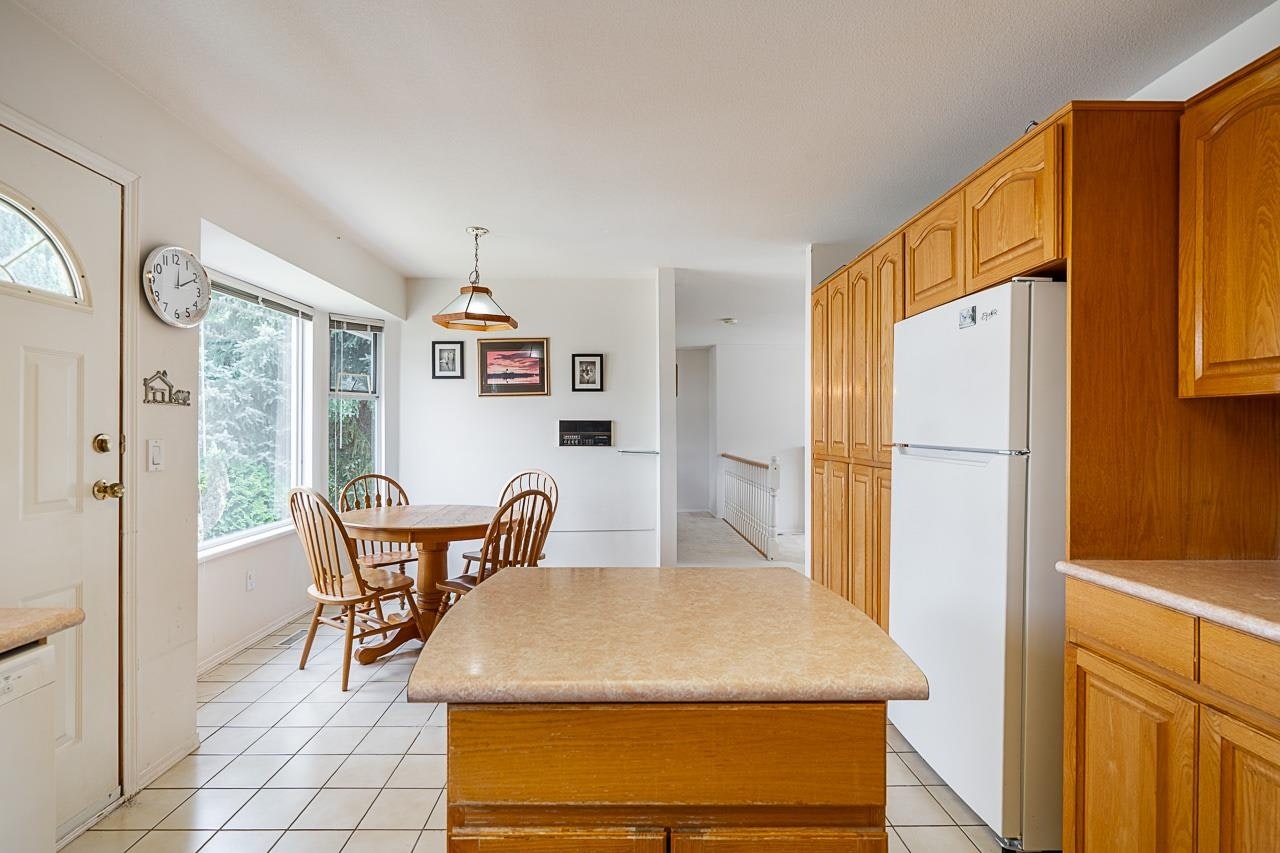 3315 El Casa Court, Coquitlam, BC, V3E 2P9 - 10