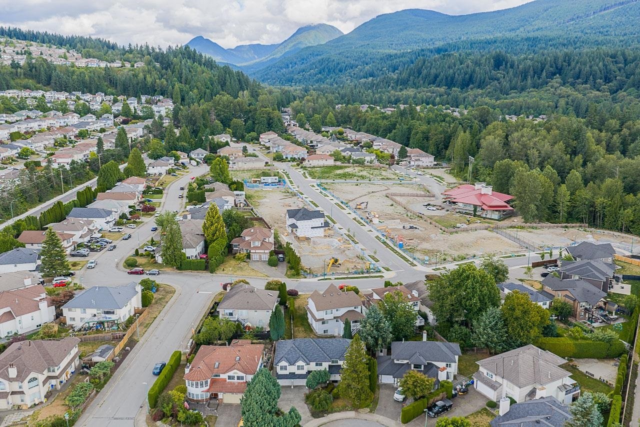 3315 El Casa Court, Coquitlam, BC, V3E 2P9 - 29