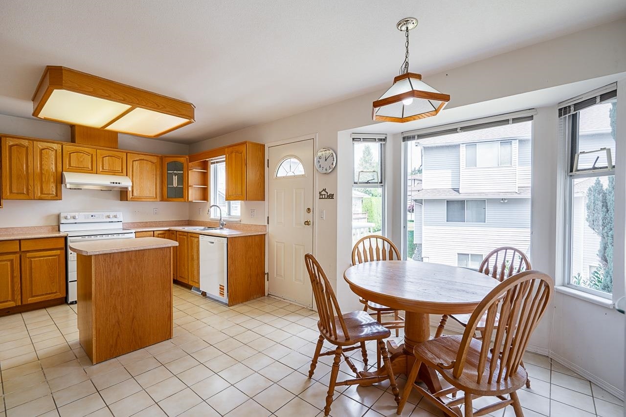 3315 El Casa Court, Coquitlam, BC, V3E 2P9 - 7