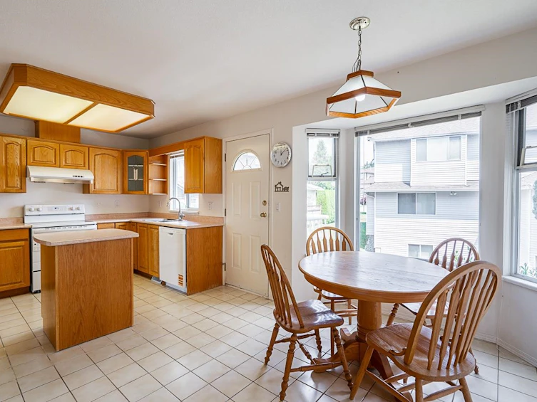 3315 El Casa Court, Coquitlam, BC, V3E 2P9 - 7