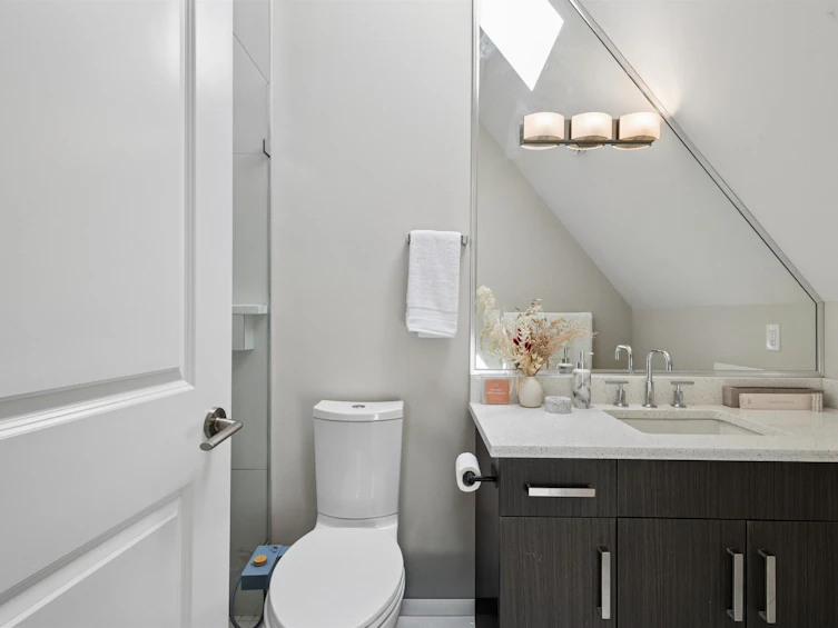 1336 E 23 Avenue, Vancouver, BC, V5V 1Z2 - 24