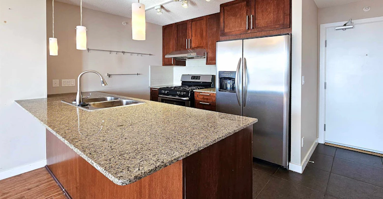 24X5, 7088 Salisbury Ave, Burnaby, BC, V5E 0A4 - 12