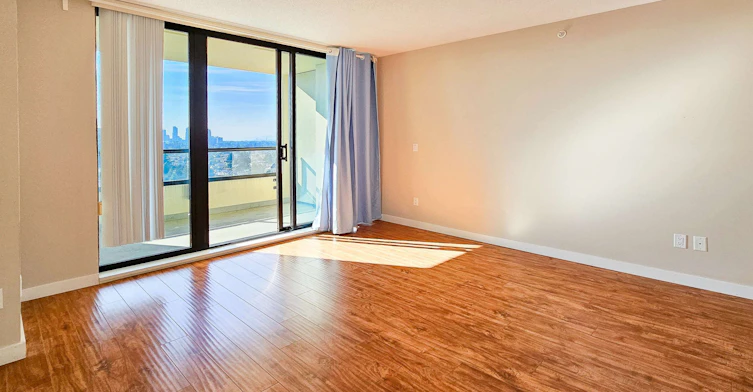 24X5, 7088 Salisbury Ave, Burnaby, BC, V5E 0A4 - 13