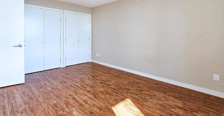 24X5, 7088 Salisbury Ave, Burnaby, BC, V5E 0A4 - 2