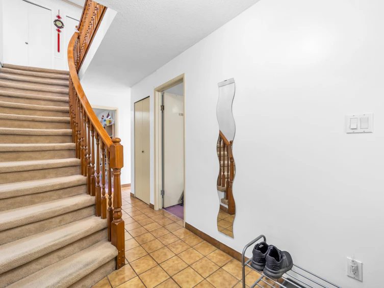 415 Goyer Court, Coquitlam, BC, V3K 6A2 - 17