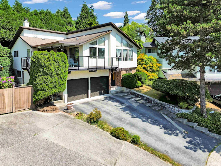415 Goyer Court, Coquitlam, BC, V3K 6A2 - 2