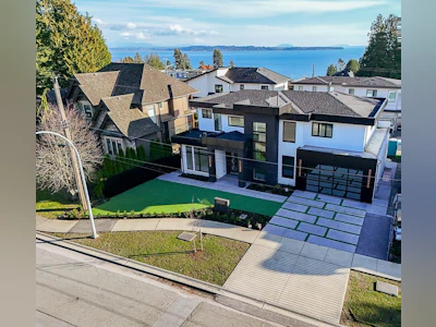 13528 14 Avenue - 2