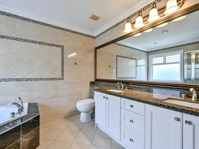 15460 111 Avenue, Surrey, BC, V3R 0W6 - 23