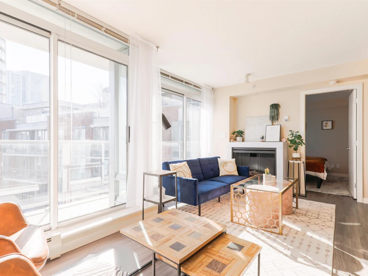 711-618 Abbott Street, Vancouver, BC, V6B 0B9