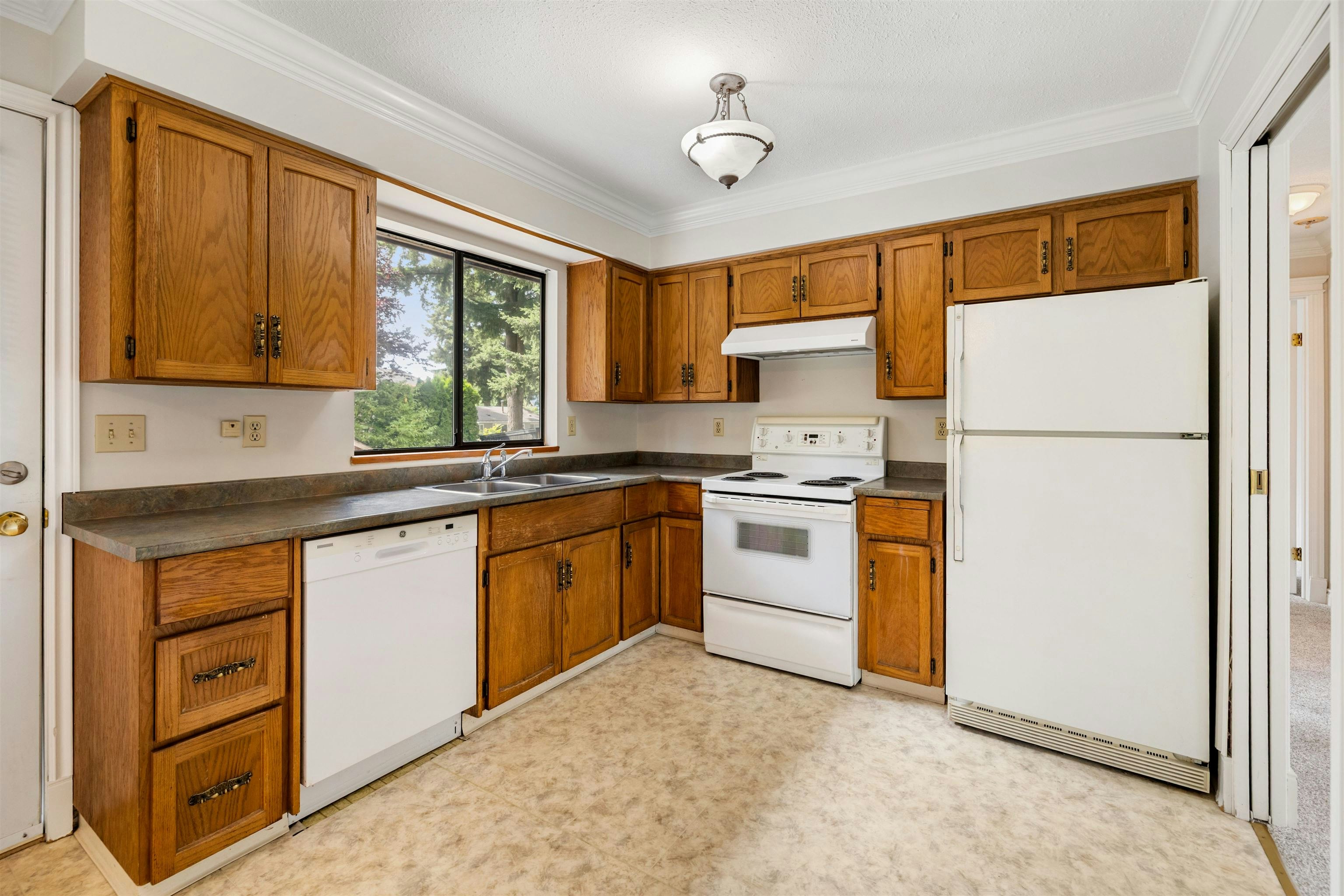 2235 152a Street, Surrey, BC, V4A 4P9 - 20