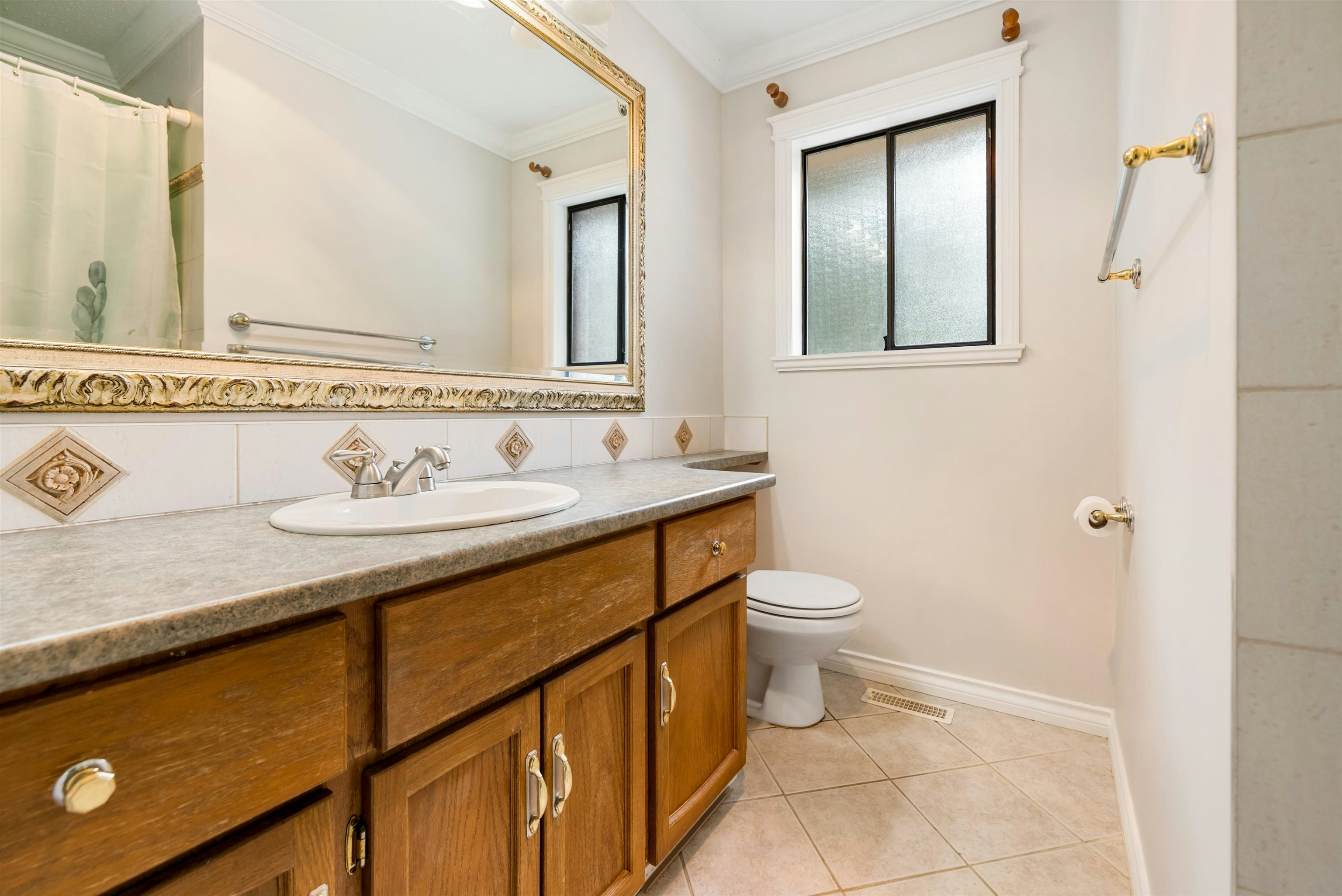 2235 152a Street, Surrey, BC, V4A 4P9 - 33