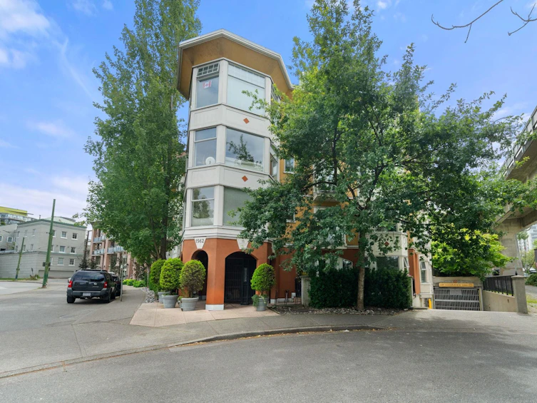 404-1562 W 5th Avenue, Vancouver, BC, V6J 5H9