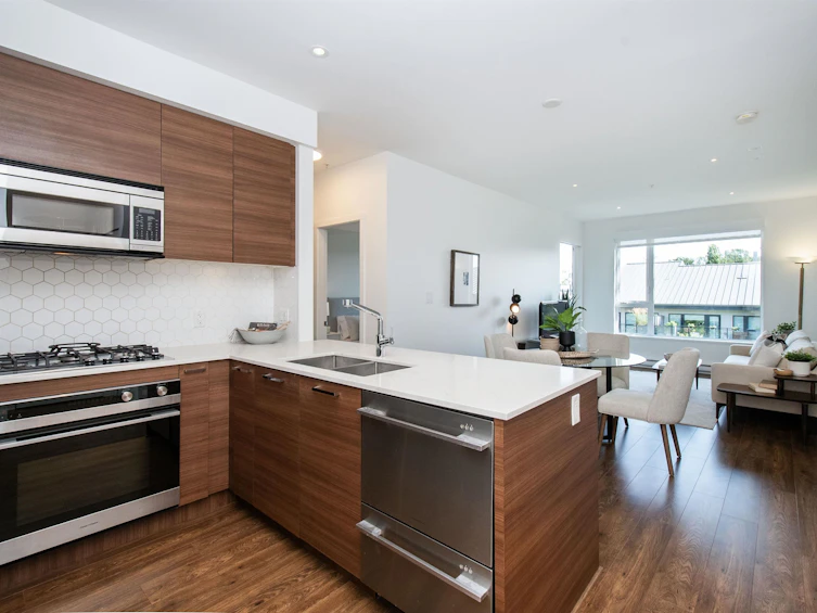 402-1061 Marine Drive, North Vancouver, BC, V7P 1S6 - 3