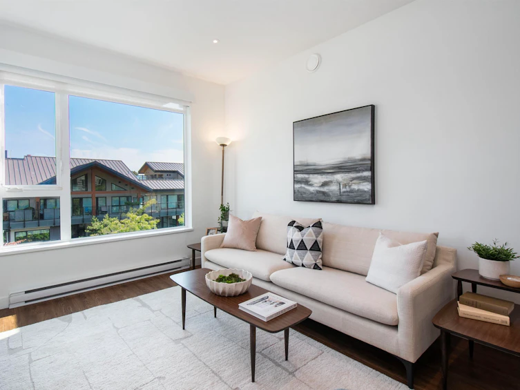 402-1061 Marine Drive, North Vancouver, BC, V7P 1S6 - 2