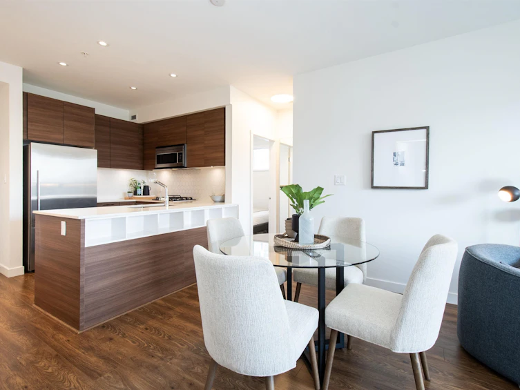 402-1061 Marine Drive, North Vancouver, BC, V7P 1S6 - 6