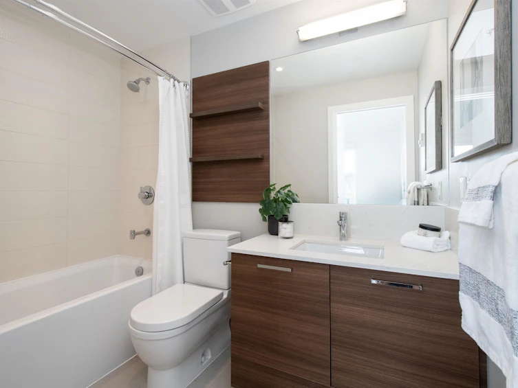 402-1061 Marine Drive, North Vancouver, BC, V7P 1S6 - 14
