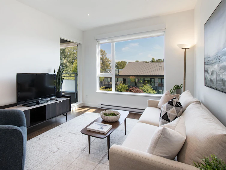 402-1061 Marine Drive, North Vancouver, BC, V7P 1S6