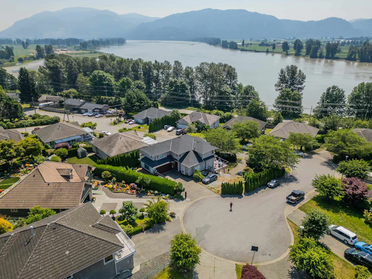 34783 Brealey Court, Mission, BC, V2V 7A7