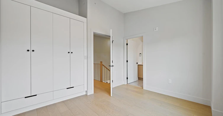 3410 Knight Street, Vancouver, BC, V1V 1V1 - 10