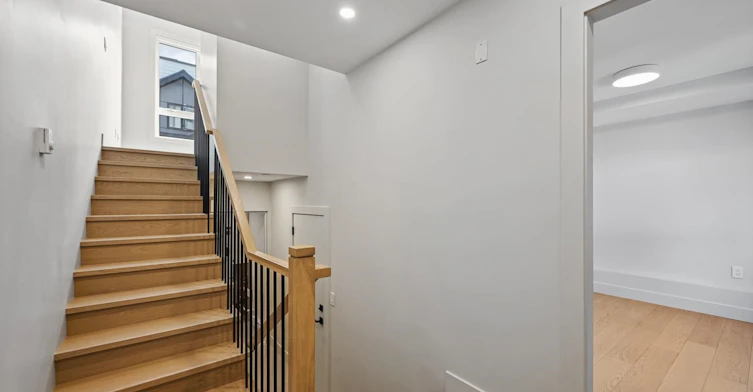 3410 Knight Street, Vancouver, BC, V1V 1V1 - 8