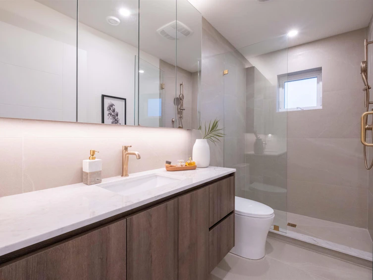 2665 E Pender Street, Vancouver, BC, V5K 2B6 - 12