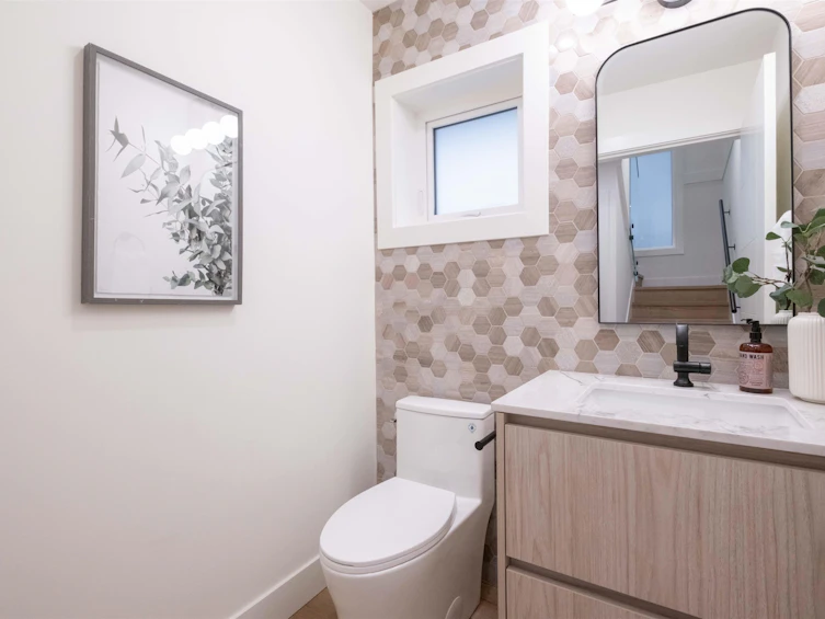 2665 E Pender Street, Vancouver, BC, V5K 2B6 - 10