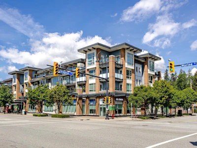 303-1330 Marine Drive - 2
