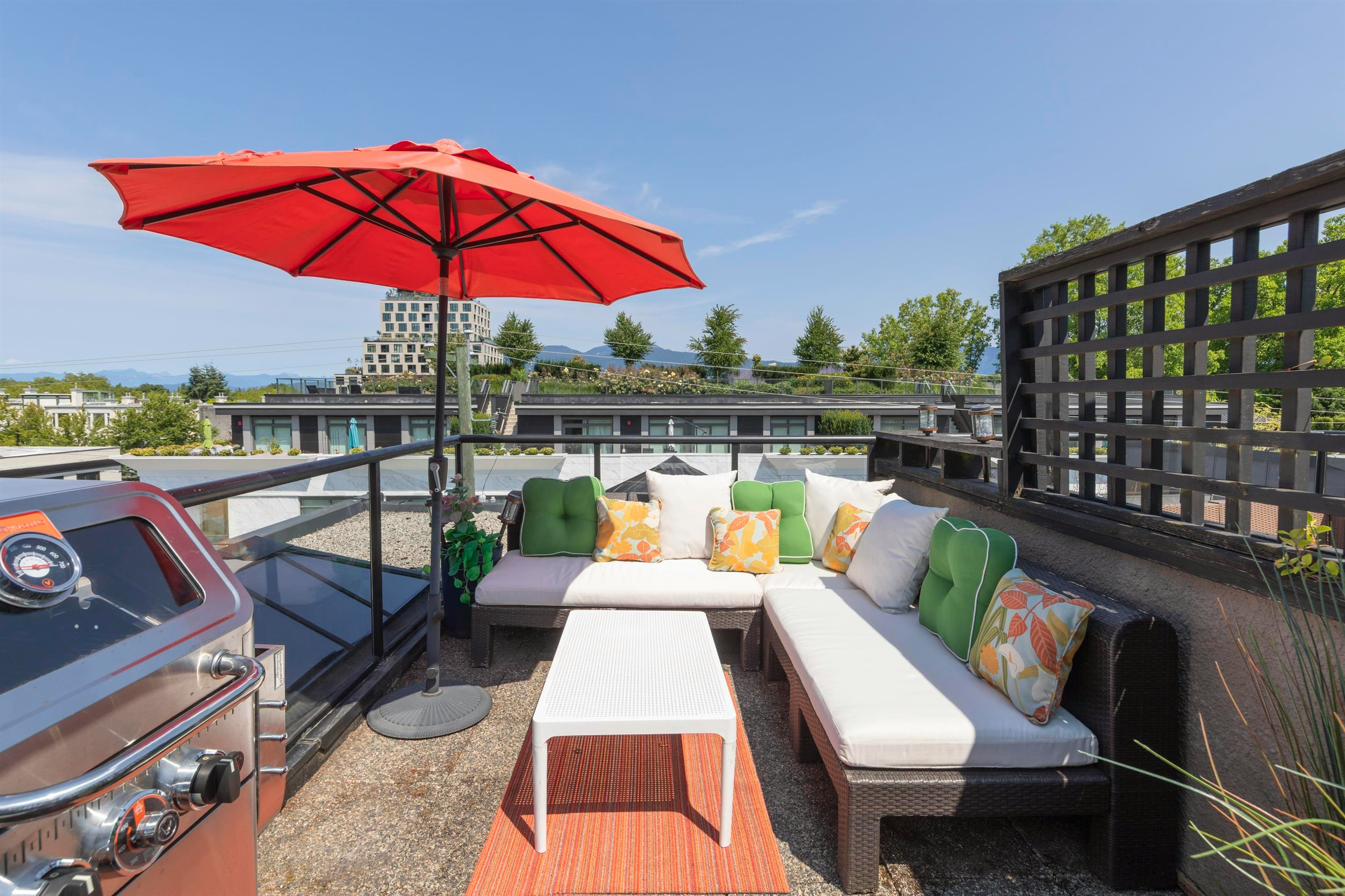 301-3673 W 11th Avenue, Vancouver, BC, V6R 2K4