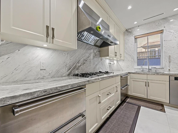 6886 Angus Drive, Vancouver, BC, V6P 5J5 - 12