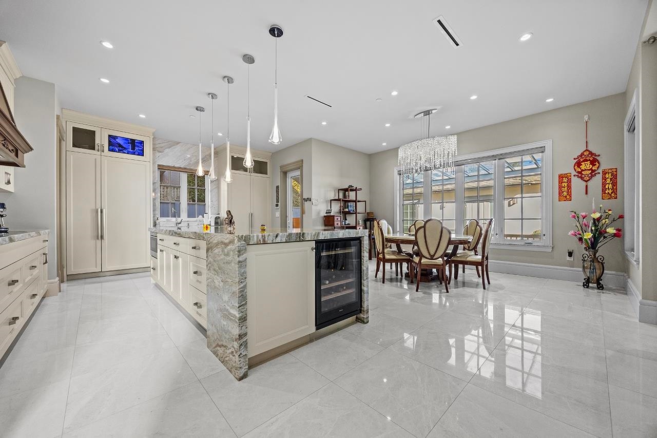 6886 Angus Drive, Vancouver, BC, V6P 5J5 - 8
