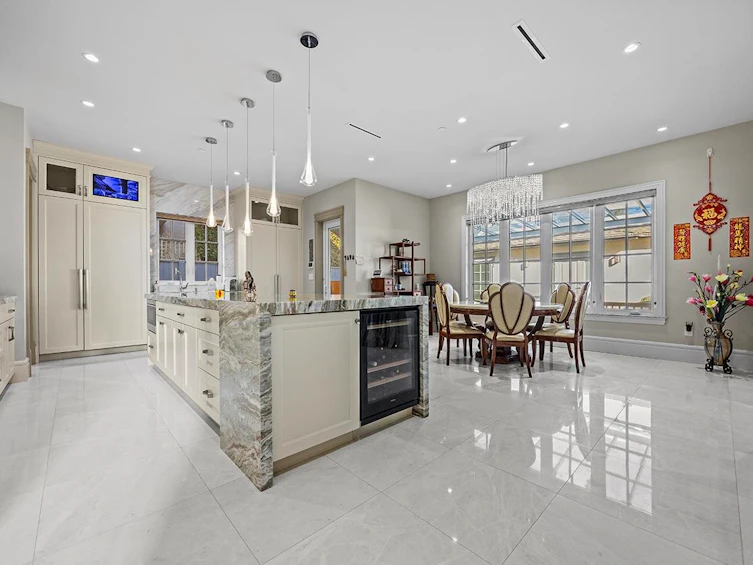 6886 Angus Drive, Vancouver, BC, V6P 5J5 - 8