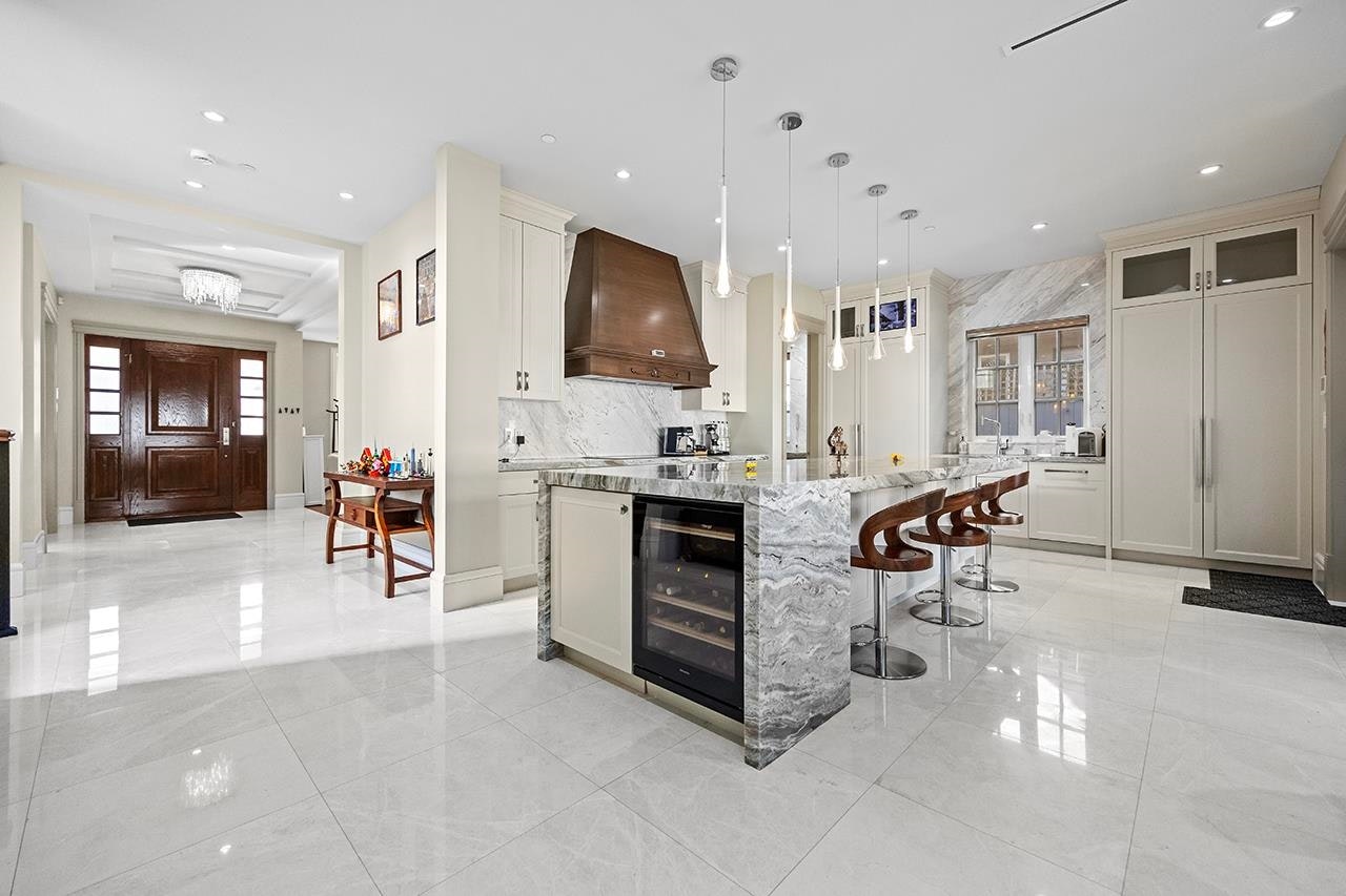 6886 Angus Drive, Vancouver, BC, V6P 5J5 - 9